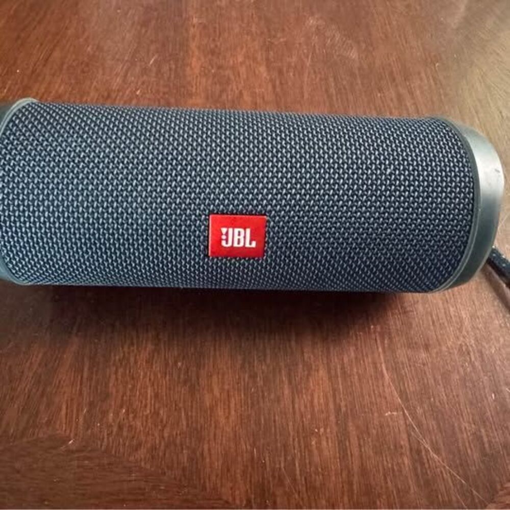 JBL Flip 4 portable waterproof Bluetooth speaker Blue